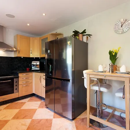 Palm Marina 3 Min Walking From The Sea